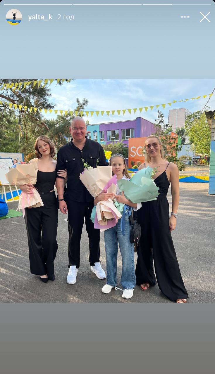 Українські зірки відвели своїх дітей до школи: ніжні святкові фото